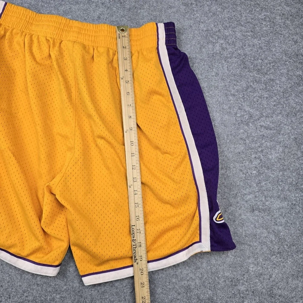 Los Angeles Lakers Shorts Mens XL Gold NBA Basketball Mitchell & Ness Swingman